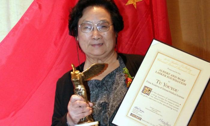 Tu Youyou (Wang Chengyun / Xinhua Press / Corbis) fue galardonada con el premio Nobel de Medicina por sus trabajos sobre el ajenjo dulce y el control de la malaria.