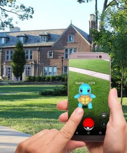 ¿Evoluciona un pokemon? Captura del juego Pokemon GO donde usa realidad aumentada para ver los pokemon con tu móvil