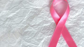El 19 de octubre es el Día contra el Cáncer de Mama y el lazo rosa el símbolo de su lucha desde 1992.